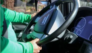 Reconhecida remuneração “por fora” e jornada ampliada de motorista em empresa de hortifruti